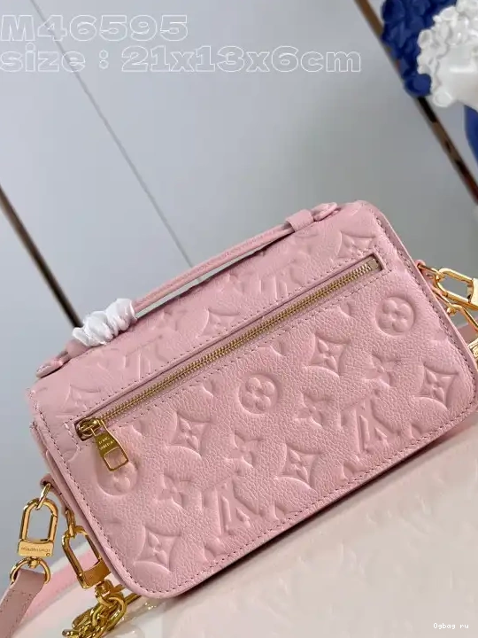 VUITTON EAST METIS WEST LOUIS POCHETTE 0703